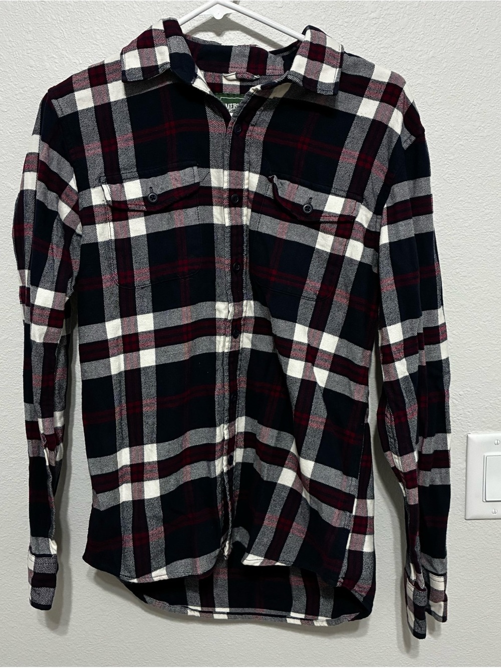 American Eagle Men's Navy and Burgundy Plaid Long-Sleeve Button-Down Shirt XS